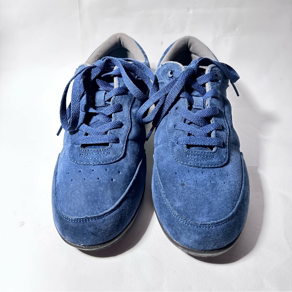 Shoes - Picture 4 of 16